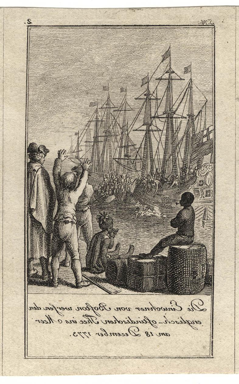 黑白版画的前景是儿童和成人坐在码头上，看着船上的人把茶倒进水里. 底部是用德语写的说明文字